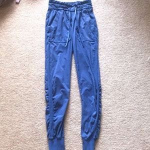 Lululemon Beyond the Studio Joggers; size 0